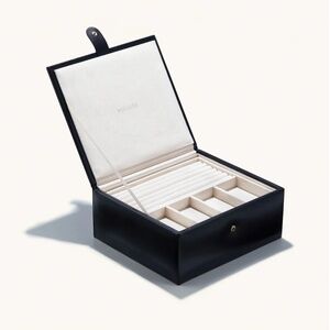 NEW Mejuri Black Grain Leather Jelwery Box